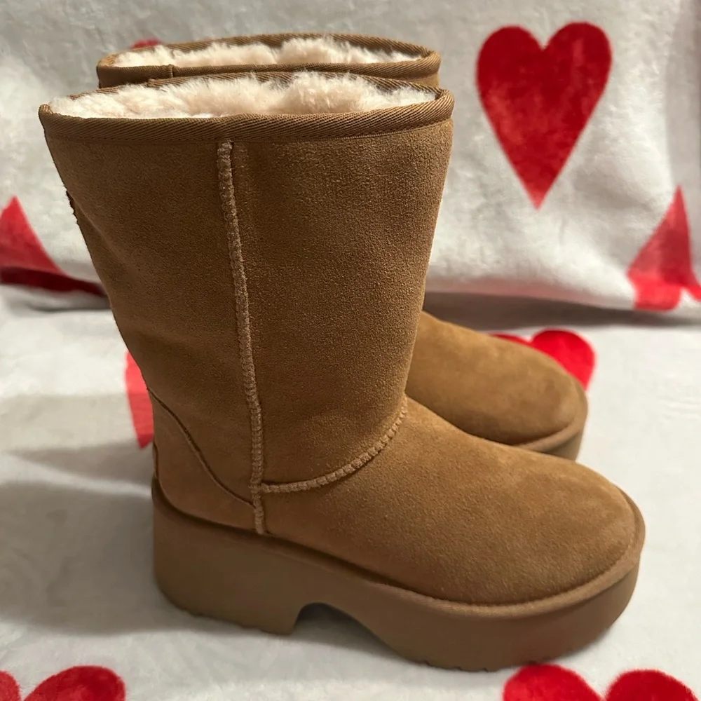 New UGG
Womens Classic Short New Heights Boots - Chestnut - Picture 6 of 12